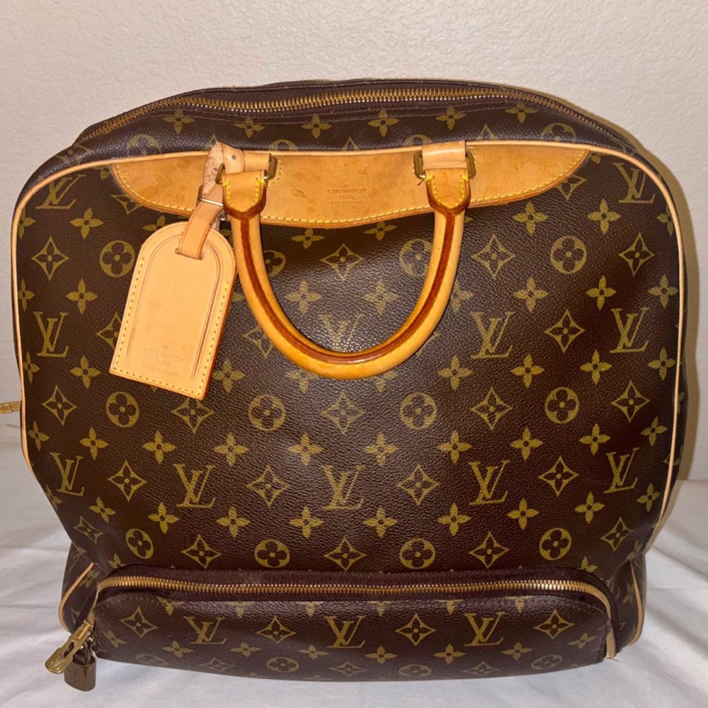 Louis Vuitton Monogram Canvas Travel Bag/Sports Bag NEAR EXCELLENT CONDITION-